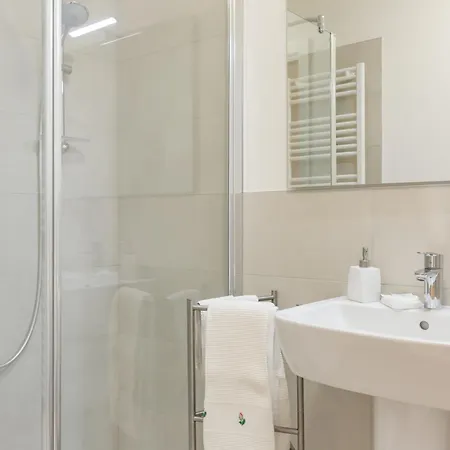 Bed & Breakfast King